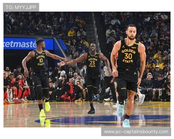 库里谈勇士更衣室冲突：情绪爆发属正常，沟通促进团结